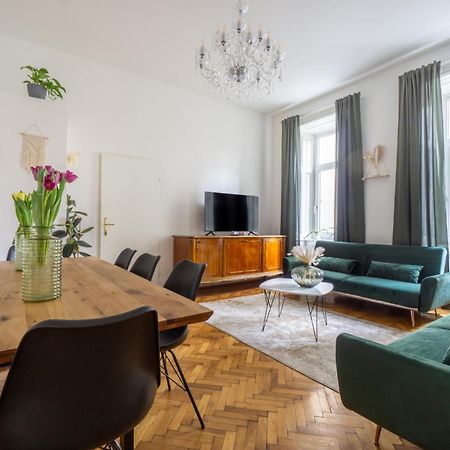 Central Apartment In Viennese Old Building Kültér fotó