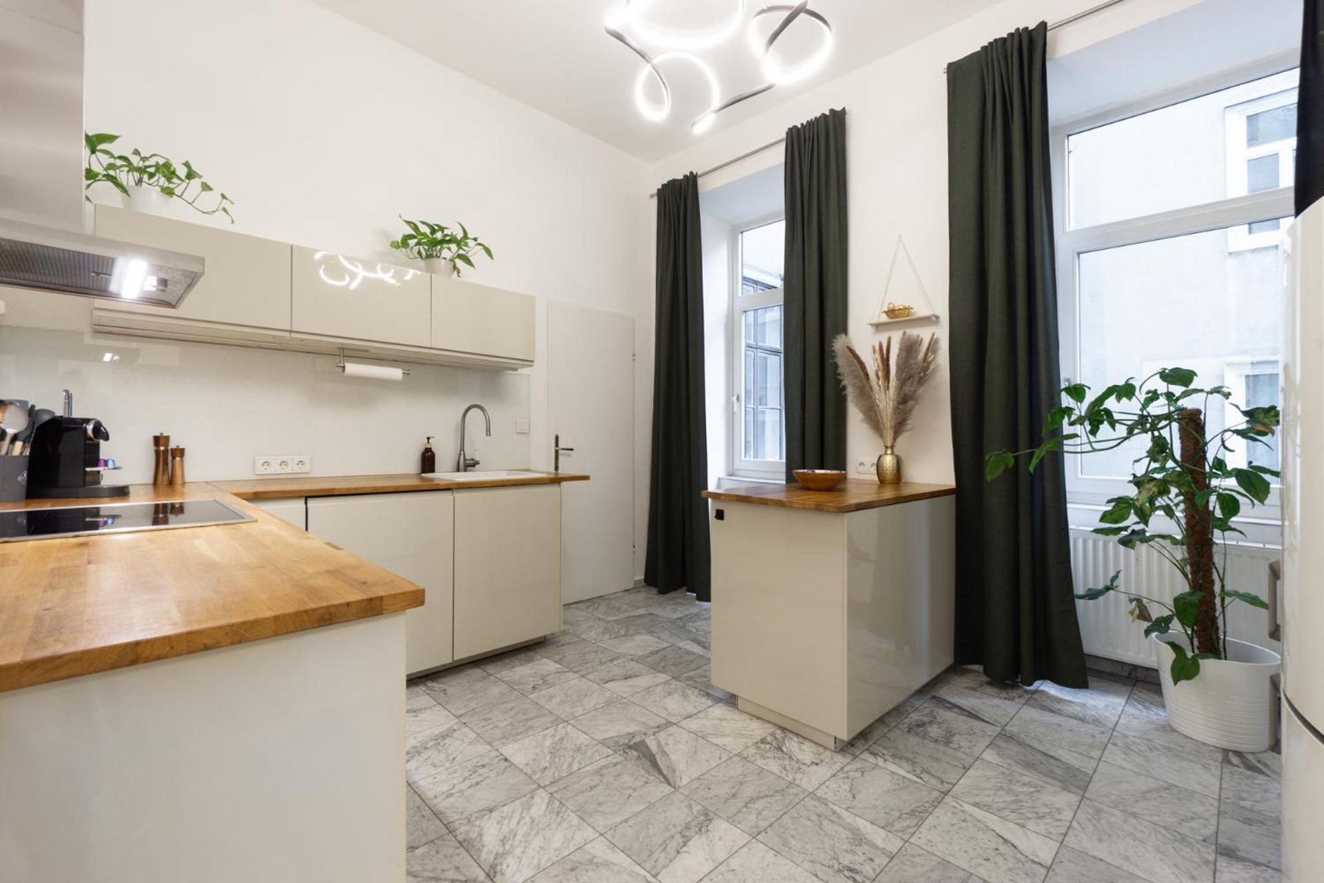 Central Apartment In Viennese Old Building Kültér fotó